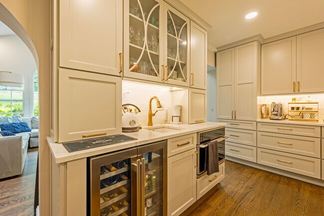 Building Photo - Magical Home with the Yard of Your Dreams!