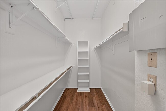 Building Photo - 7008 Jasper Dr