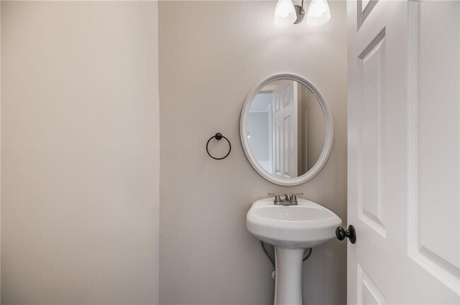 Building Photo - 960 N Grand Ave NW