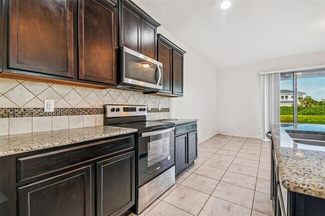 Building Photo - 4925 White Sanderling Ct