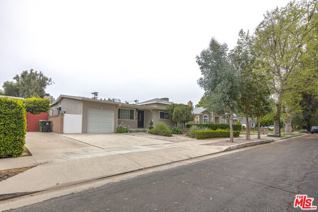 Building Photo - 22022 Lopez St