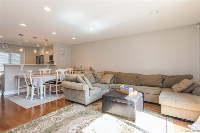 Building Photo - 29 Krystal Dr