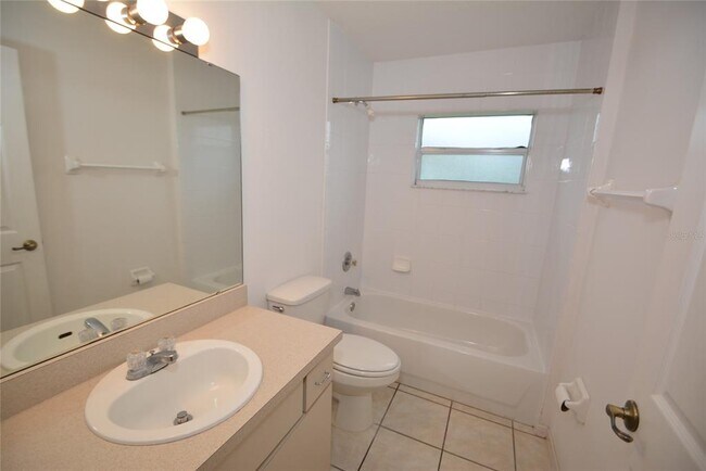 Building Photo - 15 Buttonwood Ln