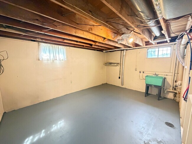 Building Photo - 2208 Stephan Ln