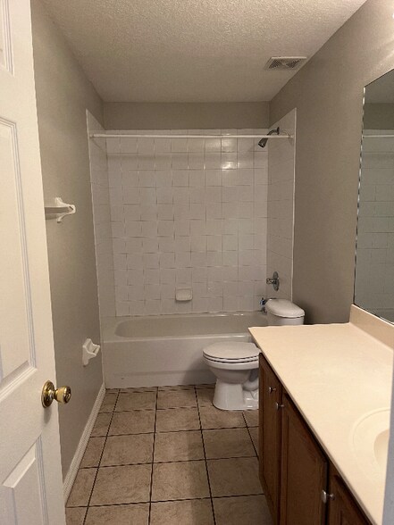 Building Photo - 773 Squirrel Ct