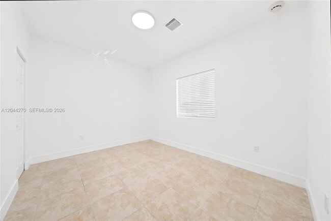 Building Photo - 145 NE 60th St