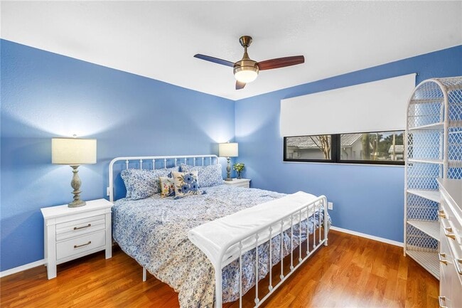 Building Photo - 9224 Mission Oaks Blvd