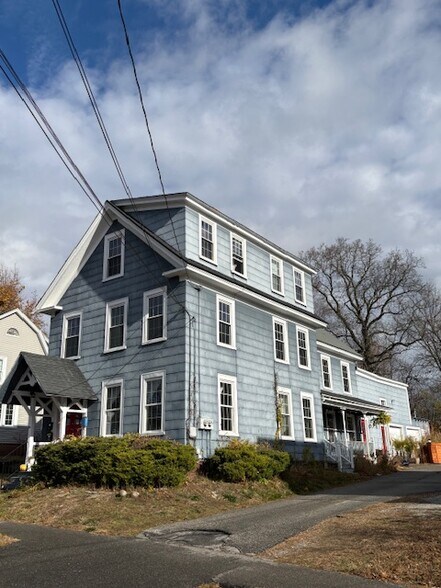 Building Photo - 144 Rumford St