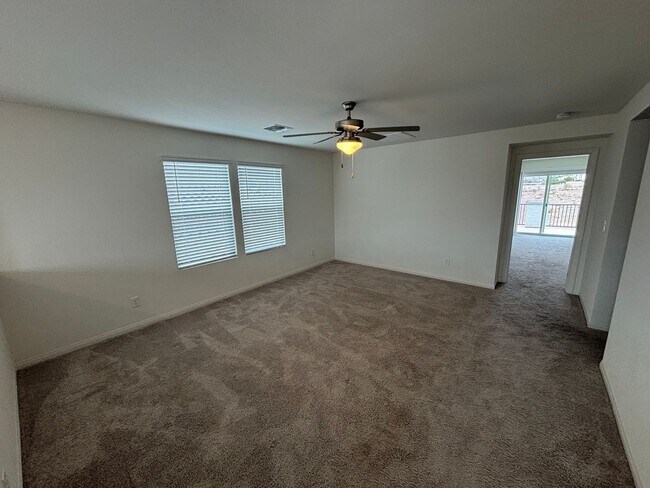 Building Photo - Beautiful 5-Bedroom, 4.5-Bath Home with St...