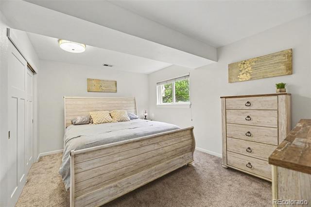 Building Photo - 1064 Fairway Ct