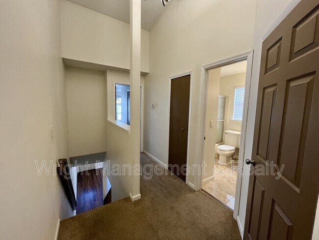 Building Photo - 7618 Colonial Ct