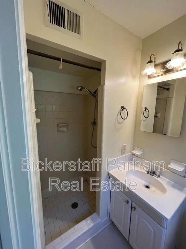 Building Photo - 4027 Canady St