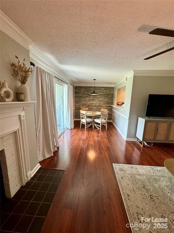 Building Photo - 9410 S Vicksburg Park Ct