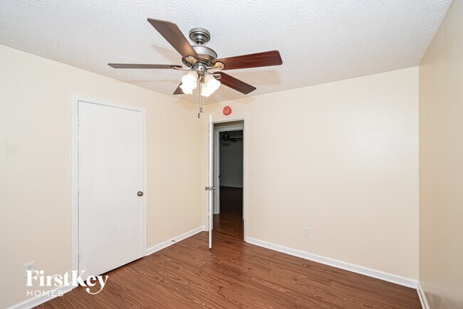Building Photo - 3571 Millcreek Dr