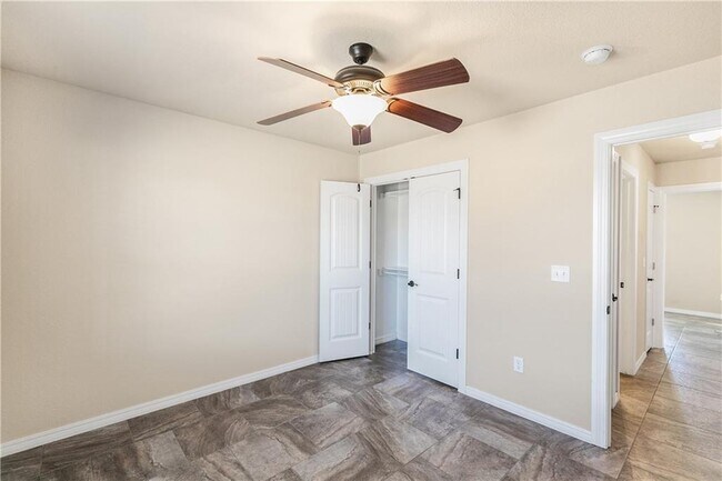 Building Photo - 4602 W Croft Dr