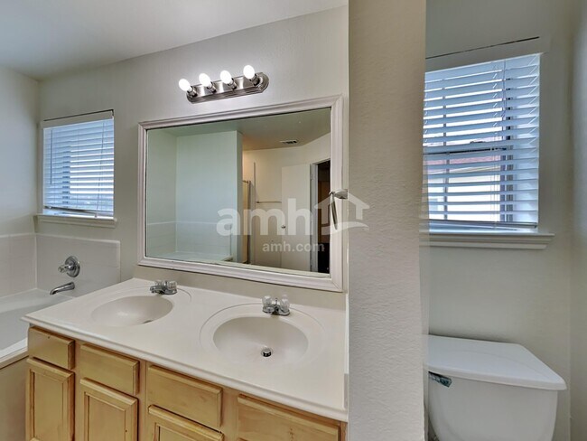 Building Photo - 15431 Kellerwood Dr