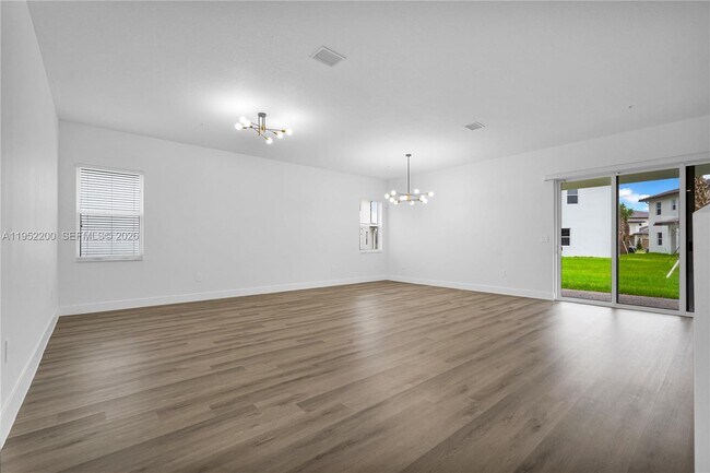 Building Photo - 4422 SW 122nd Ter