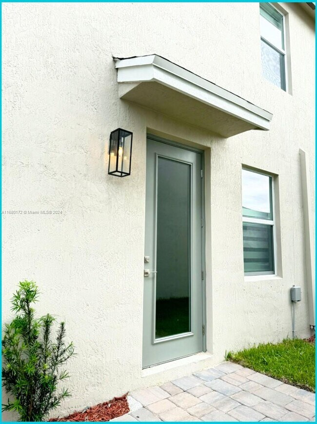 Building Photo - 12928 265