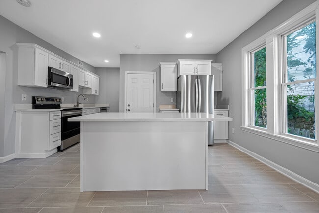 Primary Photo - 155 Eastern Ave