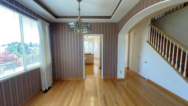 Building Photo - Martinez Beautiful 4 bedroom 3 bath home! ...