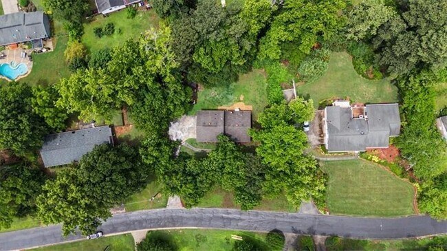 Building Photo - 2985 Fredrick Dr