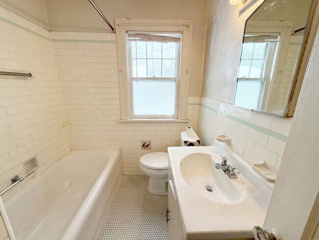 Building Photo - 18231 Winslow Rd