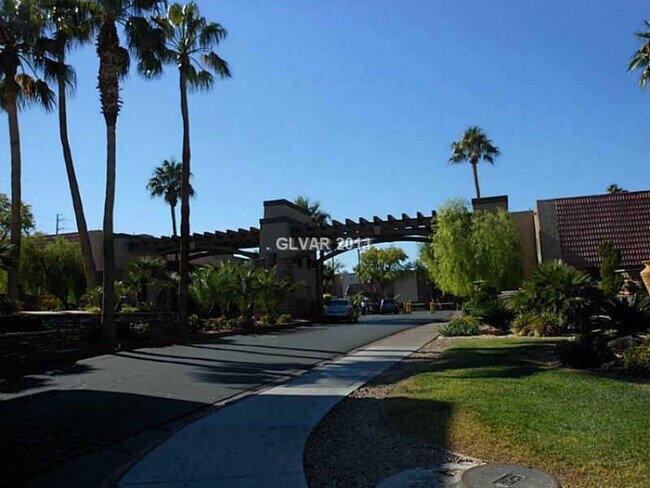 Building Photo - 5360 Indian River Dr