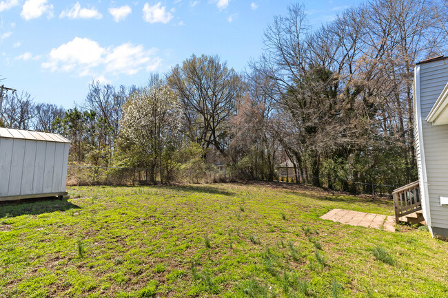 Building Photo - 1406 Pleasant Plains Rd