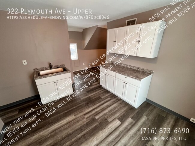 Building Photo - 322 Plymouth Ave