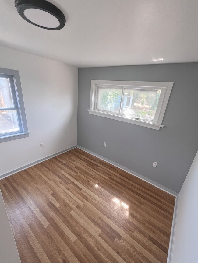 Building Photo - 737 Belmont Ave
