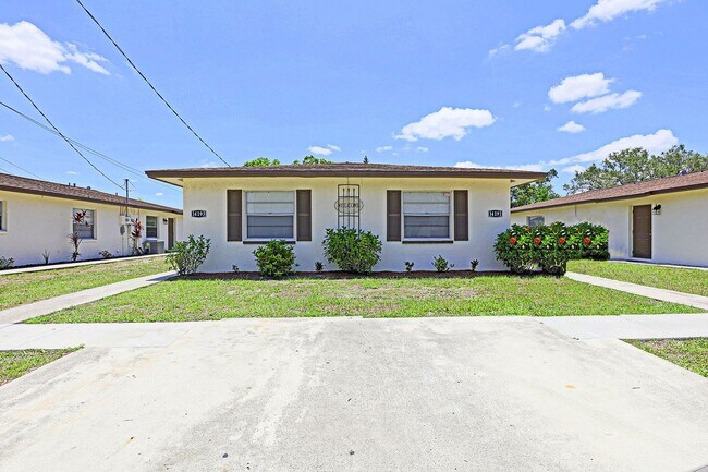 Building Photo - Duplex Fort Myers 14193