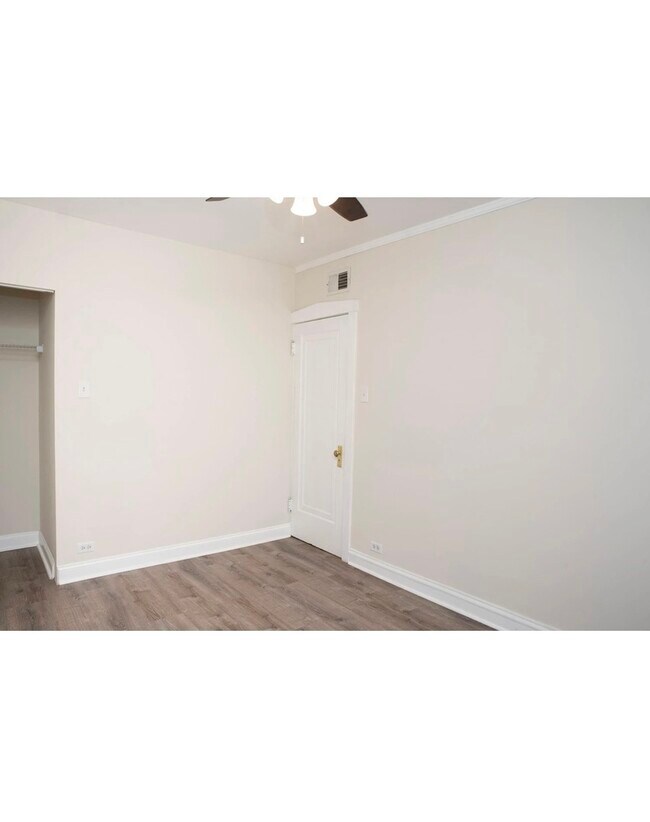 Building Photo - 1251 W Henderson St