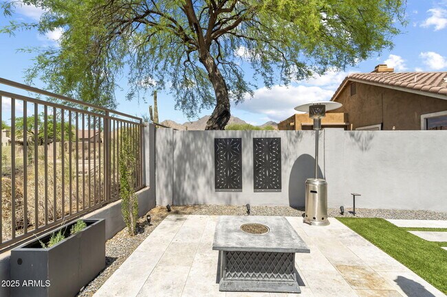 Building Photo - 10318 E Tierra Buena Ln