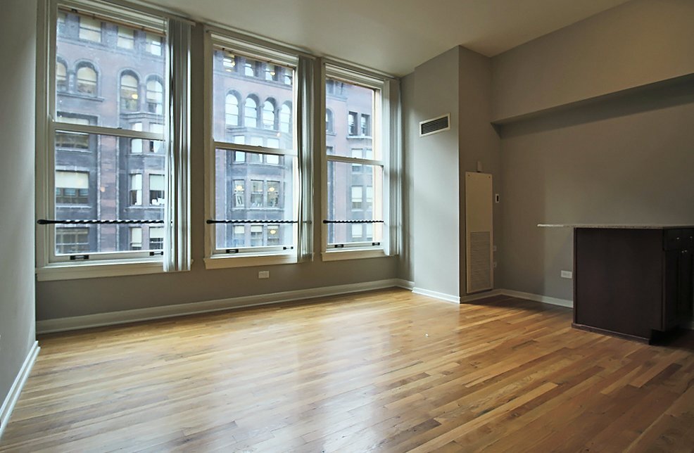 Building Photo - 349 S Dearborn St