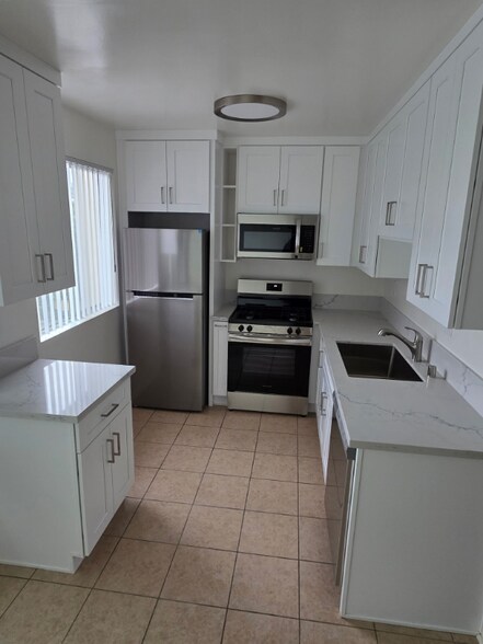 Building Photo - 5430 Corteen Pl