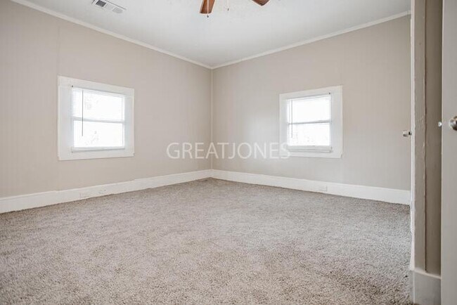 Building Photo - 4310 3rd Ave