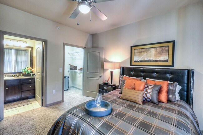 Building Photo - 1 Month FREE + Waived Fees + $200 Gift Card!