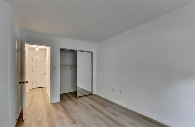 Building Photo - 4101 Pine Heights Dr NE