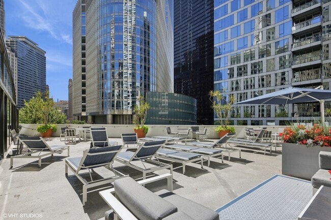 Building Photo - 405 N Wabash Ave