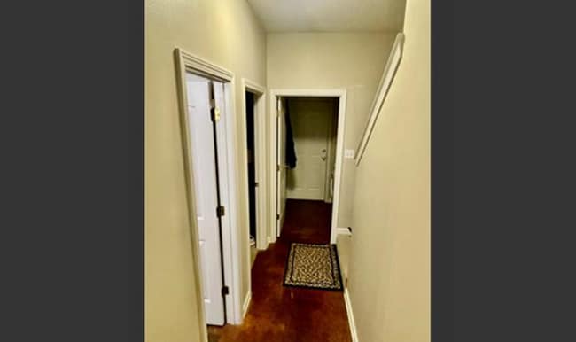 Building Photo - 3 Bed/2 Bath