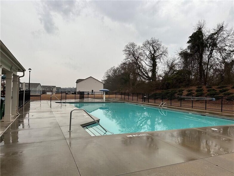 Building Photo - 38 Walnut Grv Wy