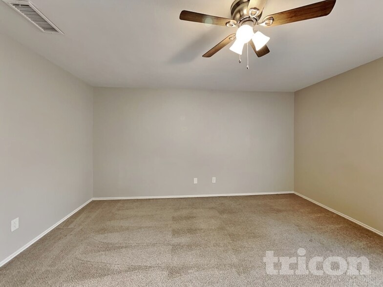 Building Photo - 418 David Dr