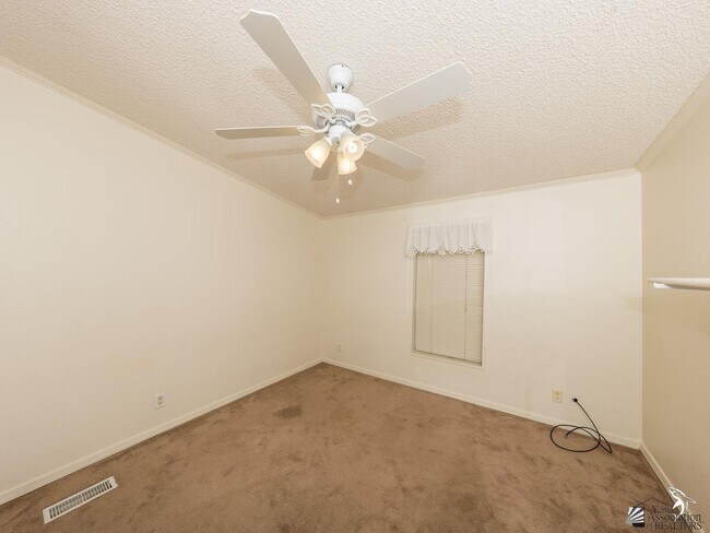 Building Photo - 12736 E 46th St