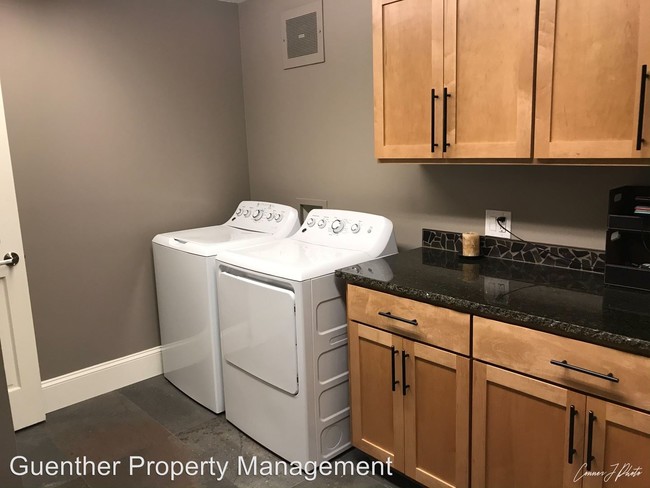 Building Photo - 4 br, 3 bath House - 809 W Main Ave  # 206
