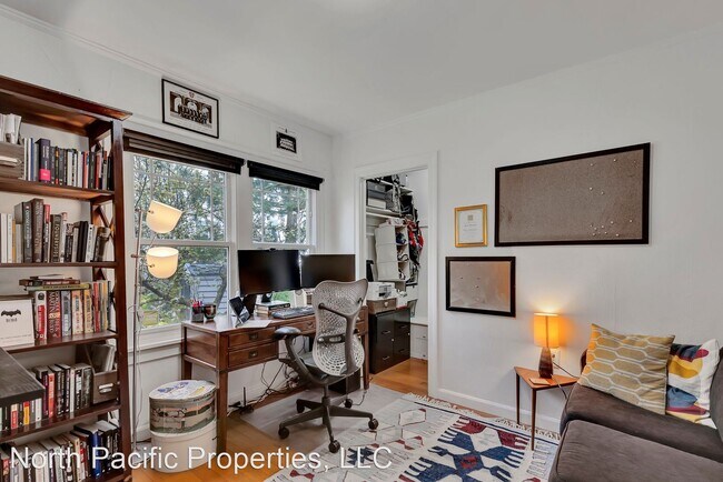 Building Photo - 3 br, 2 bath House - 928 N 90th Street