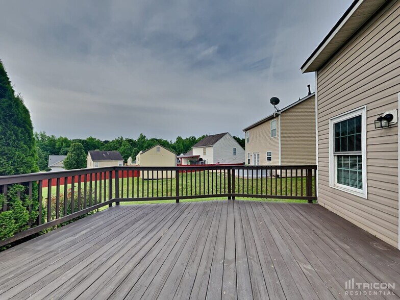 Building Photo - 10227 Apple Dove Ct