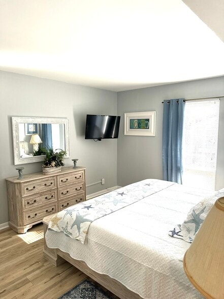 Building Photo - 39633 Round Robin Way