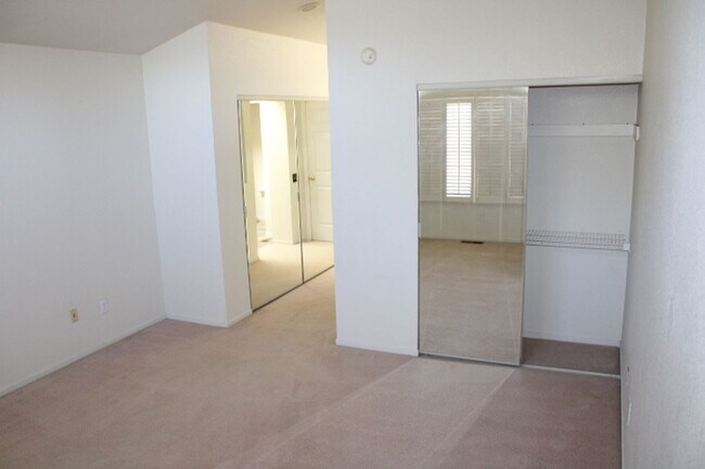 Building Photo - 293 Scotts Valley