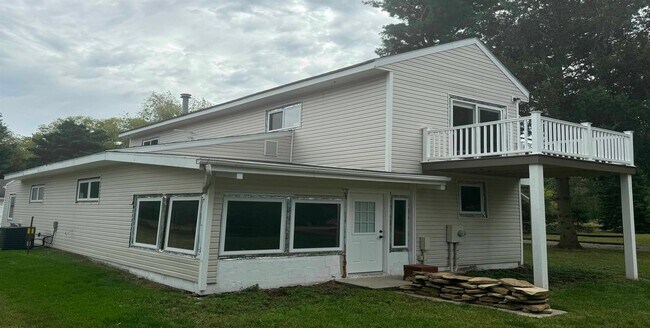 Building Photo - 40 Deep Lake Rd