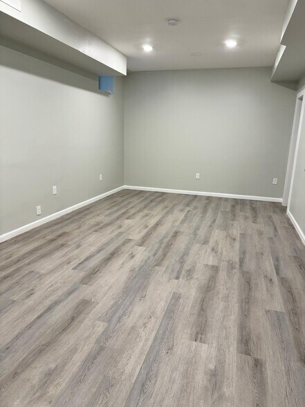 Building Photo - 61 N Grove St